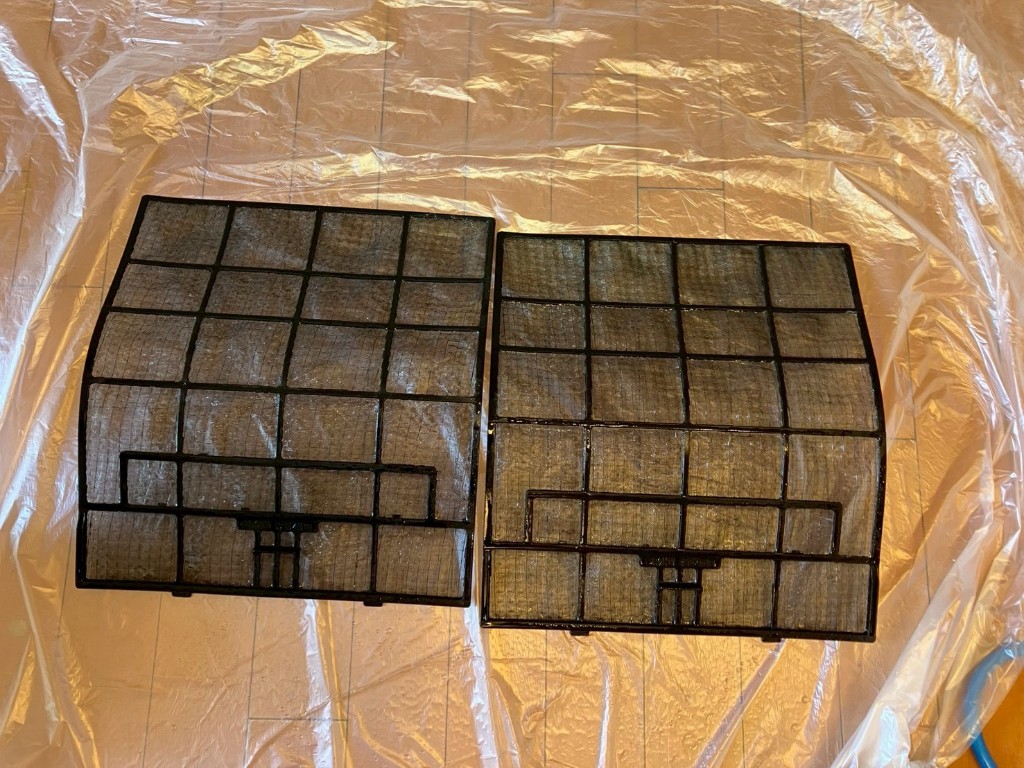 【マンション】エアコン分解洗浄・パナソニック内部のカビとフィルター詰まりを解消の施工中写真4