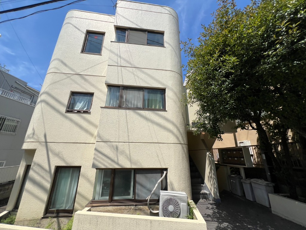 【大田区北千束】電線にかかった高木の伐採の施工前写真2